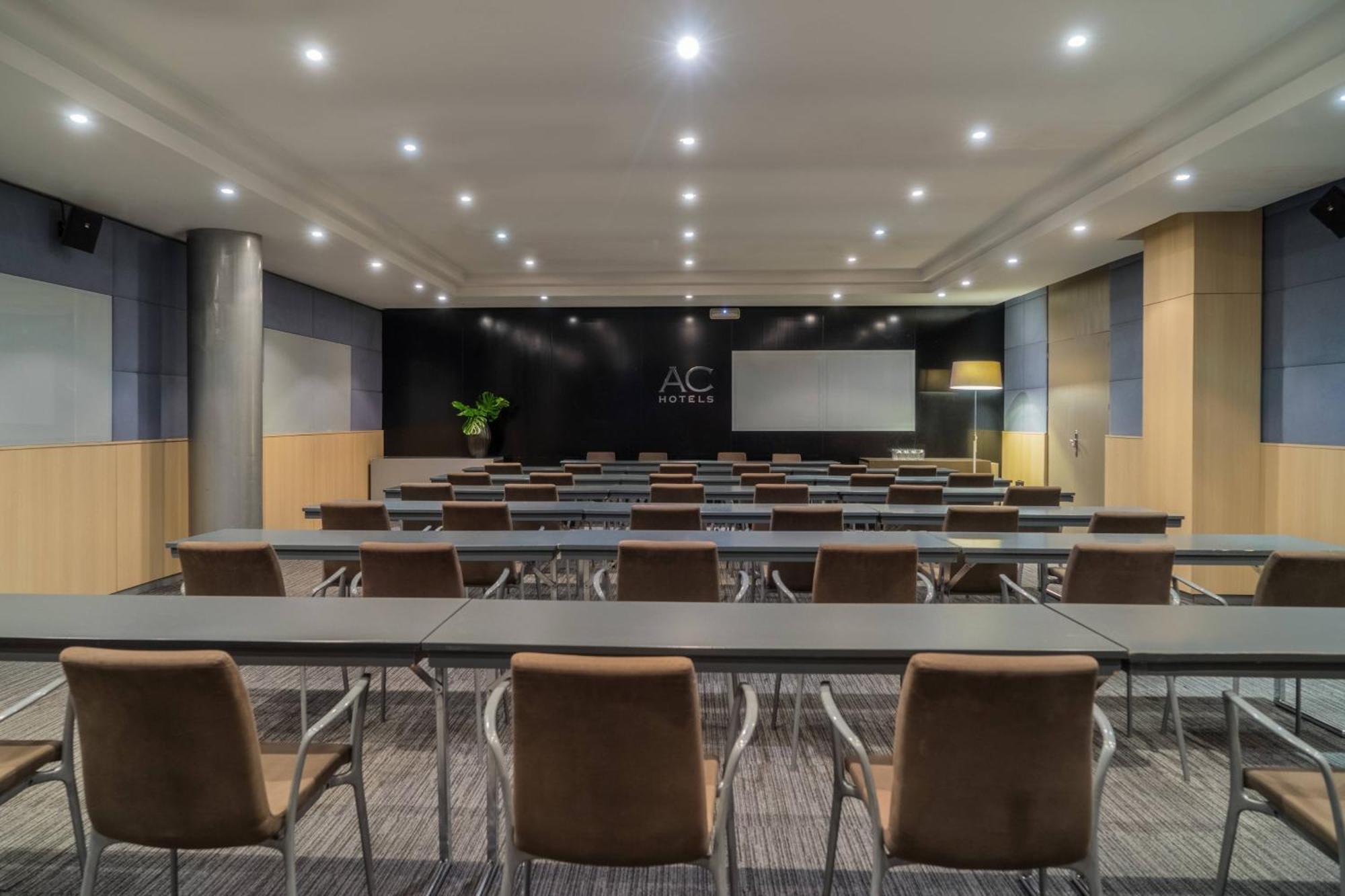 Ac Hotel Ciudad De Sevilla By Marriott Dış mekan fotoğraf